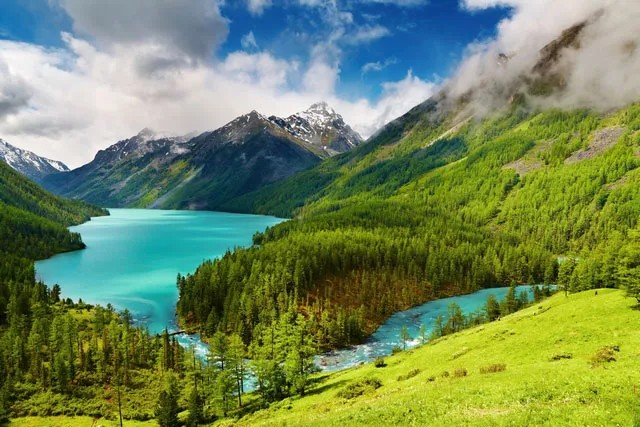 Создать мем: горное озеро, природа пейзаж, красивые природные пейзажи