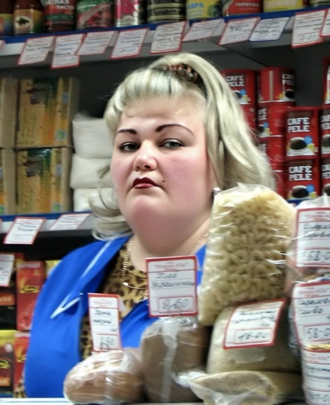Создать мем: продавщица ларька, толстая кассирша, толстая продавщица