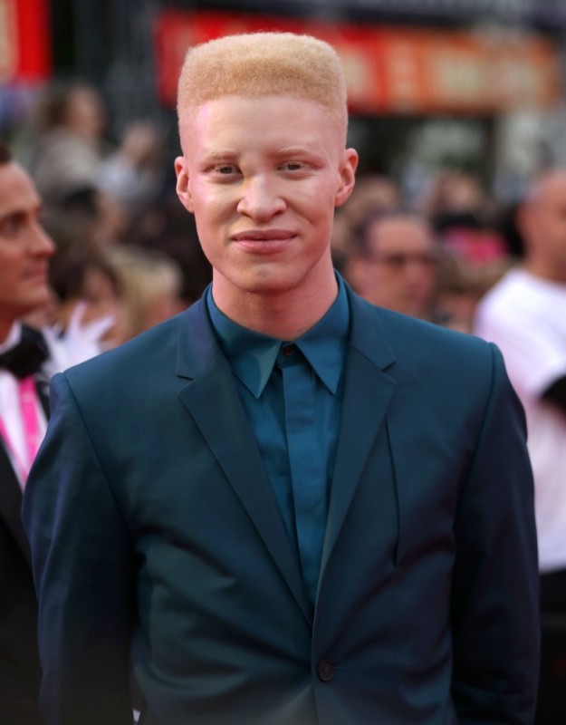 Create meme: sean Ross, red carpet, Alexander McQueen