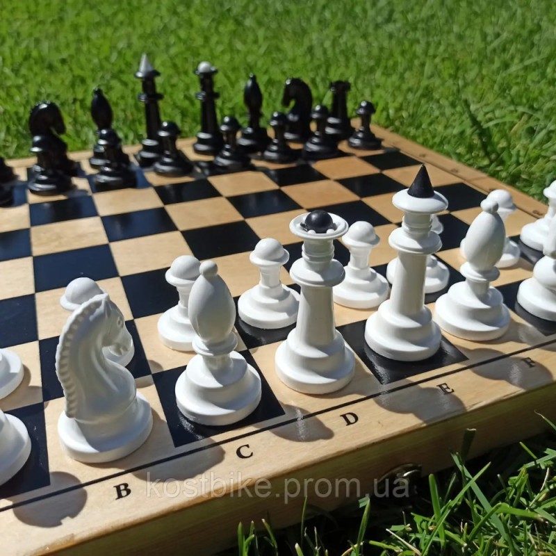 Создать мем: шахматы напольные, шашки шахматы, шахматы пластмассовые