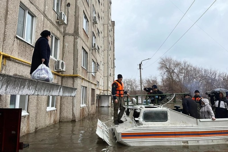 Create meme: teaching the MES, floods, boats and yachts