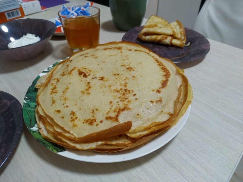 Create meme: pancakes on milk, delicious pancakes, crepes