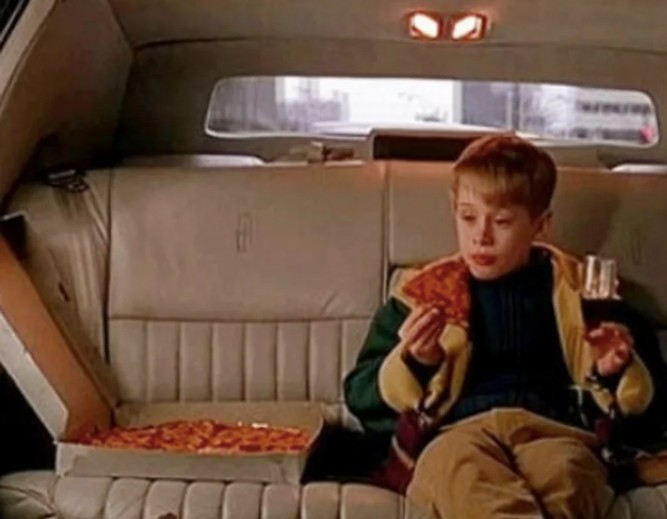 Create meme: home alone 2 lost in new york, Kevin McCallister in the limo, Home Alone 2: Lost in New York.