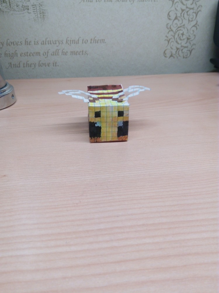 Create meme minecraft paper, paper bee from minecraft, bee minecraft  papercraft - Pictures 