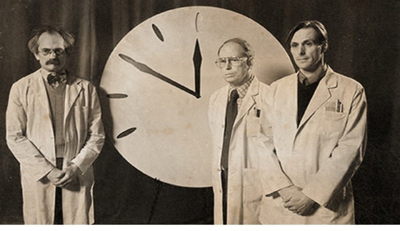 Create meme: doomsday clock, Bulletin of Atomic Scientists 1947, The Court of Honor 1948 film