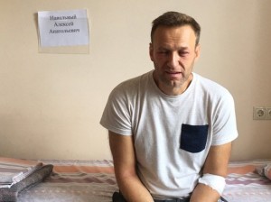 Создать мем: навальный в больнице, алексей навальный в больнице, навальный после отравления