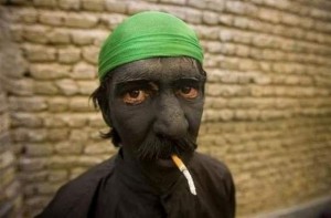 Создать мем: курящий мужик, мужчина, аватар для таджиков