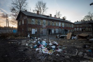 Создать мем: разруха в россии 2018, ветхое жилье, разруха