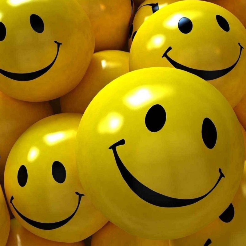 Create meme: smile emoticon, emoticons on the screensaver, positive smiley face