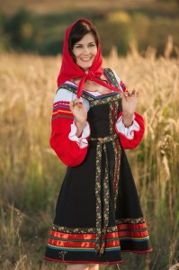 Создать мем: традиционные костюмы, русские народные костюмы  чёрно, народный костюм