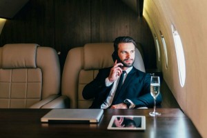 Создать мем: бизнесмен в частном самолете, доброе утро, красивые мужчины