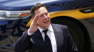 Создать мем: tesla elon musk, миллиардер, elon musk 2022