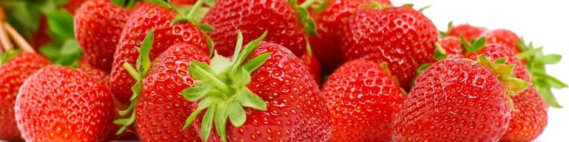 Create meme: remontant strawberries, fresh strawberries , ripe strawberries