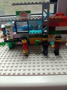 Создать мем: зомби апокалипсис лего, lego city, лего лесная полиция 4440