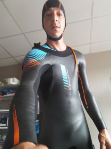 Создать мем: мальчик в гидрокостюме, гидрокостюм umberto pelizzari, гидрокостюм tyr wetsuit male hurricane cat 1