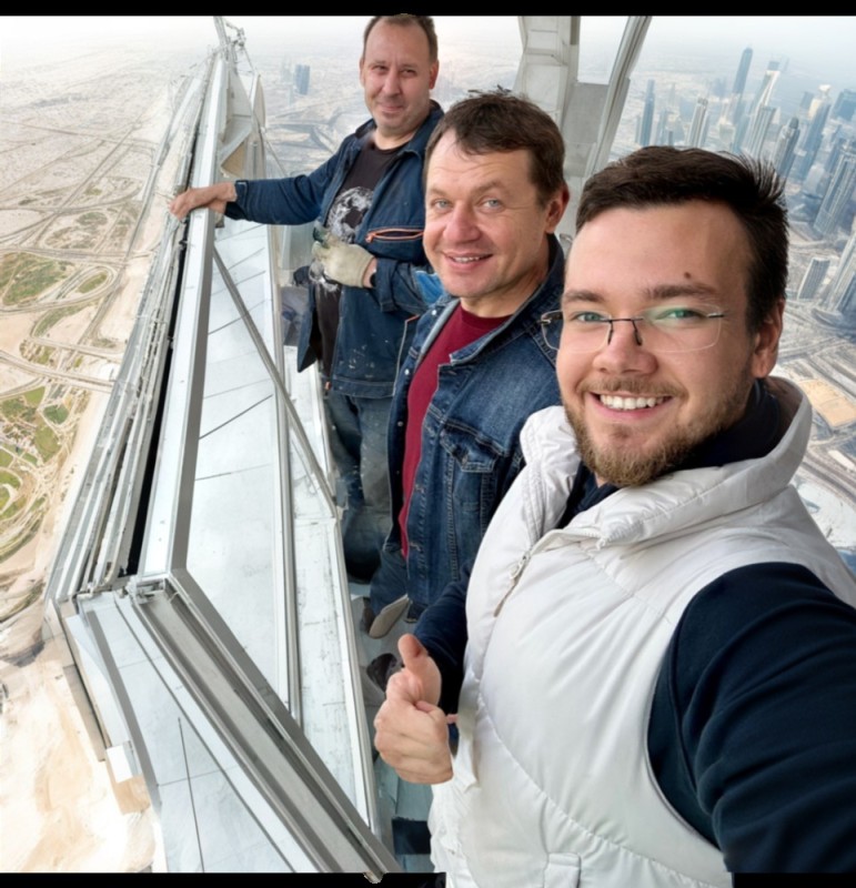 Create meme: Burj Khalifa Dubai observation deck, dubai burj khalifa, male 