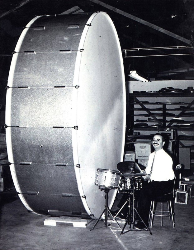 Создать мем: егор летов, самый большой барабан, юрий наталичев барабанщик