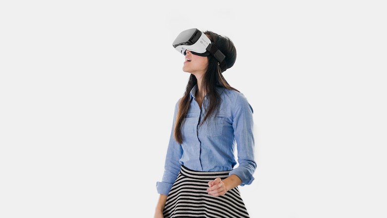 Создать мем: virtual reality headset, девушка в вр очках, девушка в vr очках