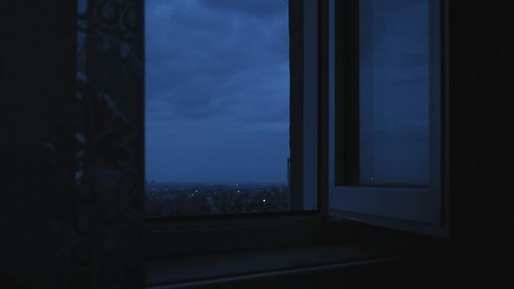 Создать мем: темнота, фон балкона ночью, ночь окно