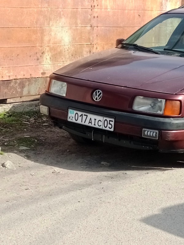 Создать мем: Volkswagen Passat B3, пассат б3 1993 года, бу авто