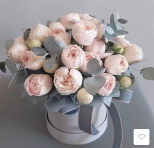 Создать мем: цветочные композиции, букет из пионовидных роз, пионовые розы букет