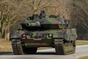 Создать мем: леопард 2а5, танк leopard, новый танк германии