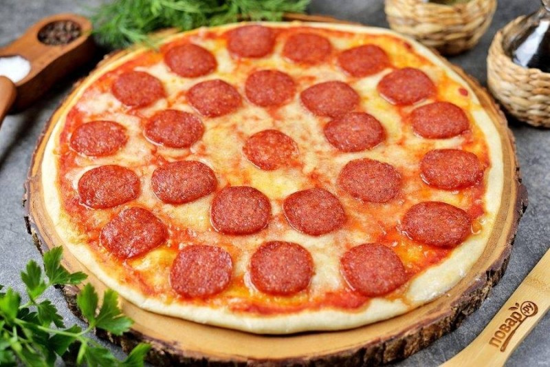 Создать мем: пицца дьявола, классическая пицца, неаполитанская пицца пепперони