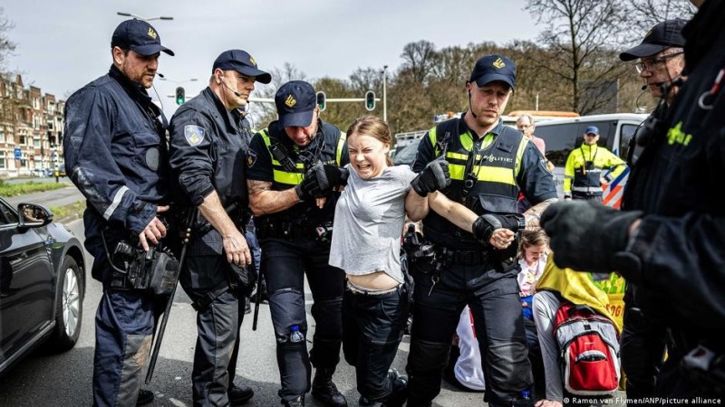 Создать мем: полиция швеции, шведская активистка грета тунберг, a police