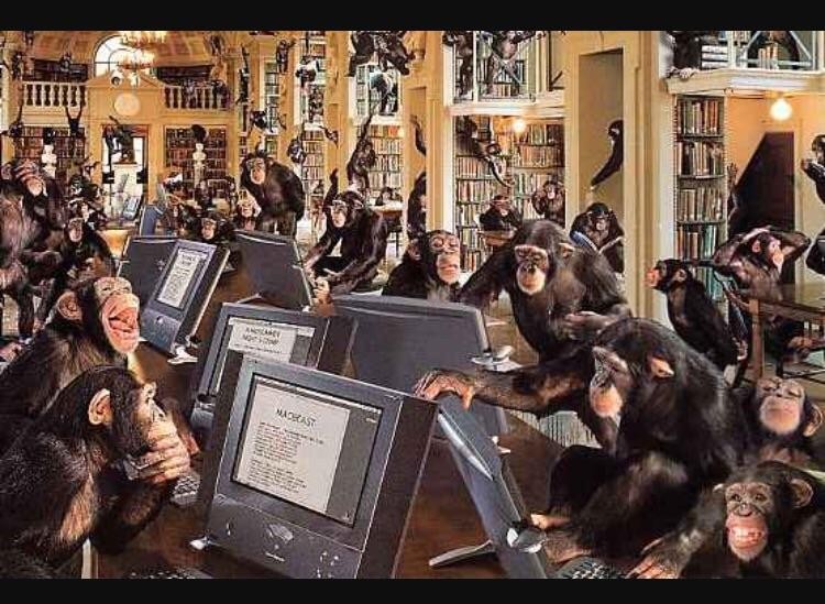 Создать мем: шимпанзе в офисе, обезьяна с компьютером, обезьяна за компьютером