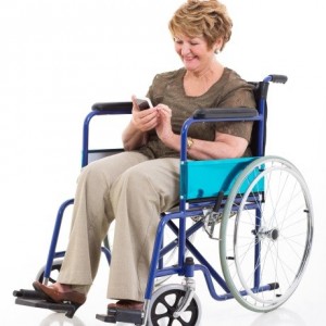 Создать мем: женщина в инвалидной коляске, мама в инвалидной коляске, человек в инвалидном кресле