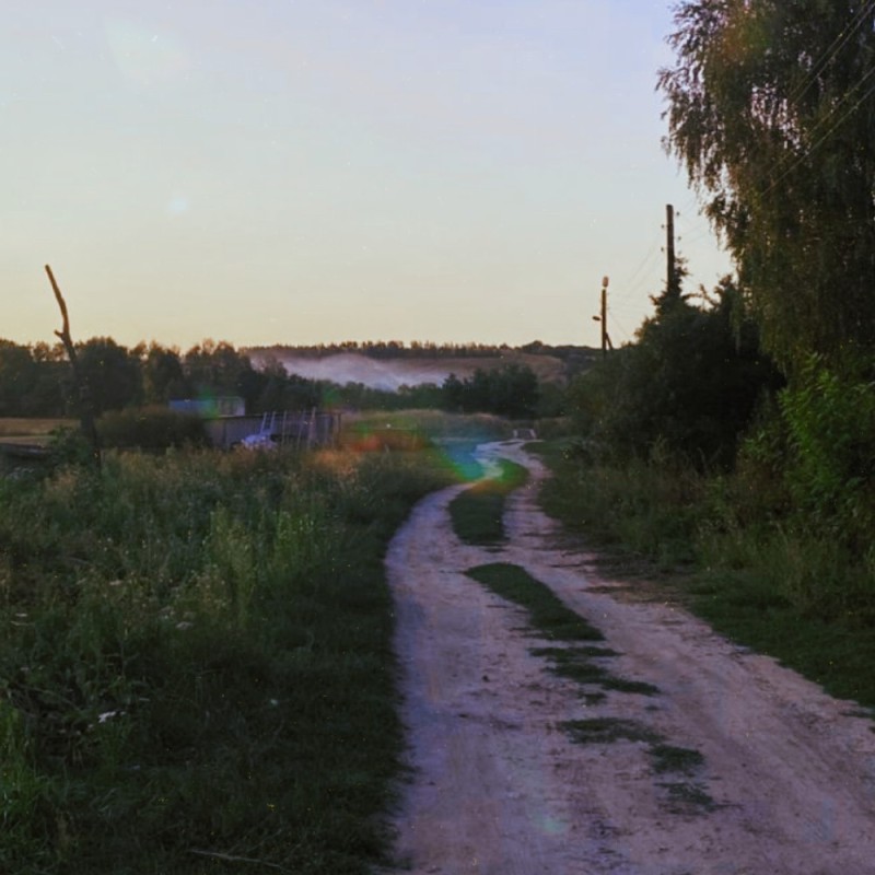 Создать мем: река в деревне, пейзаж деревни, пейзаж летний