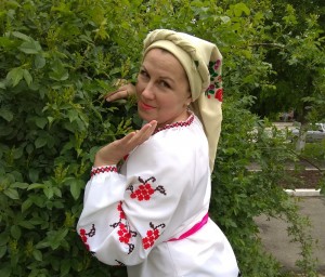 Создать мем: славянские свадебные наряды, Женщина, славянская одежда