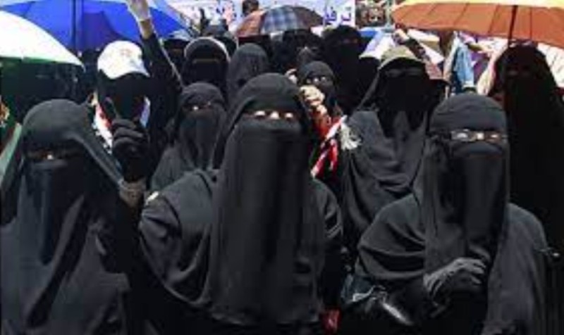 Create meme: the niqab of Saudi Arabia, girl , the veil in Saudi Arabia