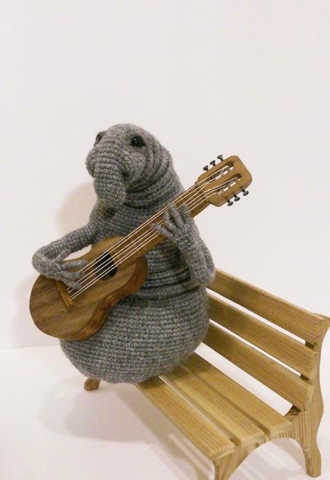 Create meme: knitted zhdun, toy Idun , zhdun crocheted