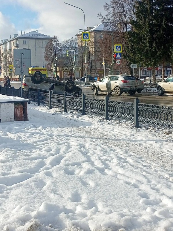 Создать мем: снегопад белгород, здание, снег