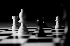 Создать мем: шахматы фигуры, фон шахматный, шахматы черно белые
