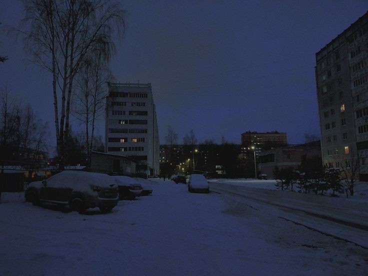 Создать мем: ночь снег, зима темная, улица