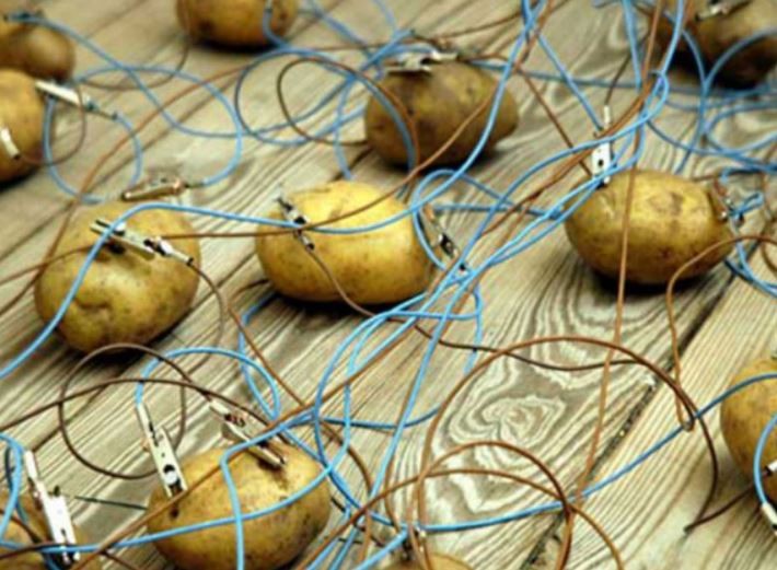 Create meme: potatoes with wires, electricity from potatoes, battery made of potatoes
