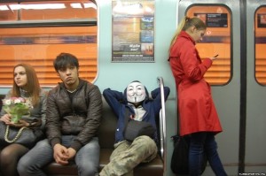 Создать мем: богиня в вагоне метро, работа в метро, школьник анонимус в метро