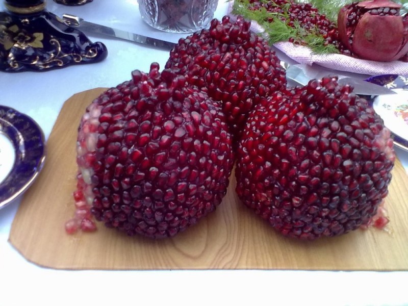 Create meme: Pomegranate is the king of oriental fruits, purified pomegranate, ripe pomegranate