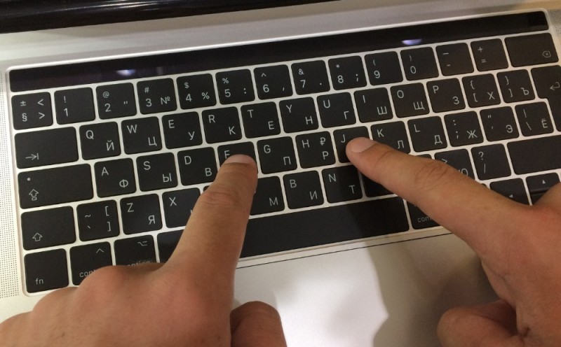 Создать мем: клавиатура бабочка в macbook, клавиатура кнопки, клавиши ноутбука