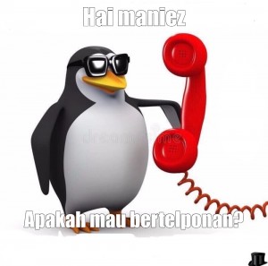 Создать мем: недовольный пингвин мем, мем пингвин, пингвин с телефоном мем