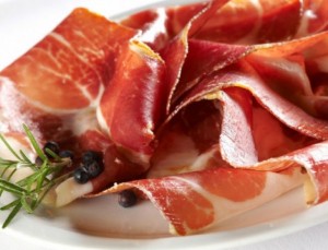 Создать мем: свиной окорок, prosciutto crudo, деликатесы