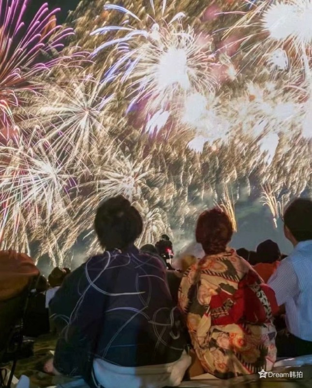 Create meme: Brateevsky Cascade Park Fireworks Festival 2022, Japan love, fireworks festival 