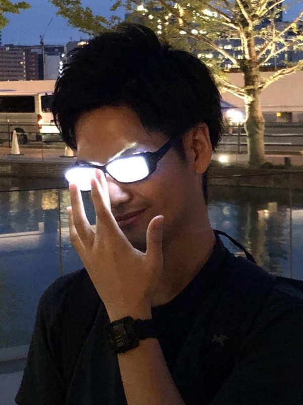 Create meme: the guy with the glowing glasses, sports glasses meme, Asian 