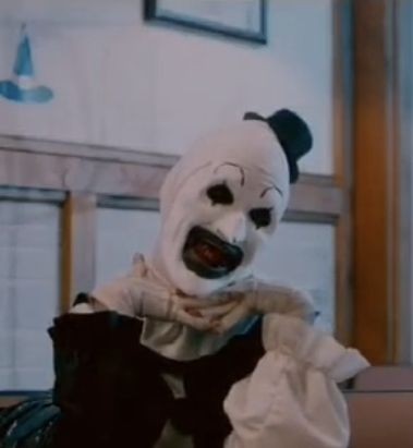 Create meme: terrifying 2016, terrifier 2, the clown from the movie terrifying