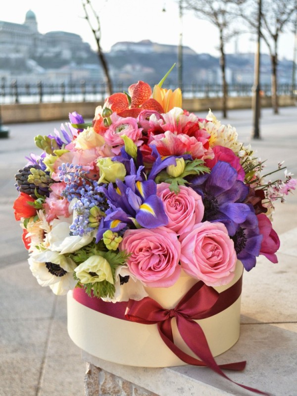 Create meme: gorgeous bouquets, a beautiful bouquet of flowers , beautiful bouquet