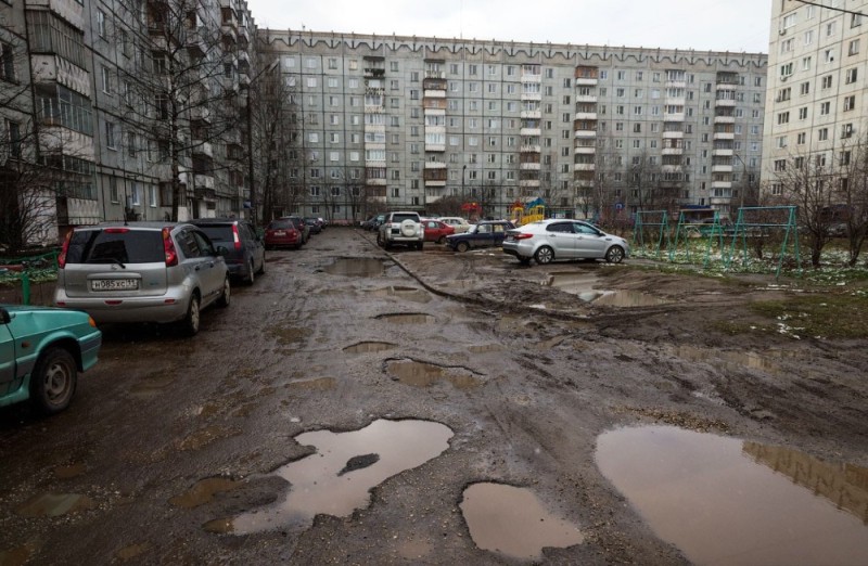 Создать мем: грязная москва, грязный двор, россия грязь