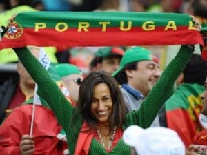Создать мем: португалия, футбольные болельщицы, болельщица португалии на чм 2014