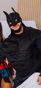 Создать мем: бетману 47 лет, костюм бэтмена, тайсон фьюри бэтмен